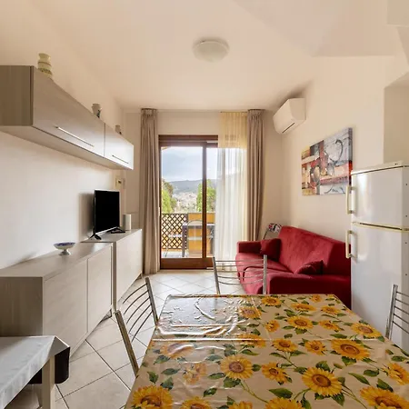 Air-conditioned With Sea View דירה קאסטלסארדו