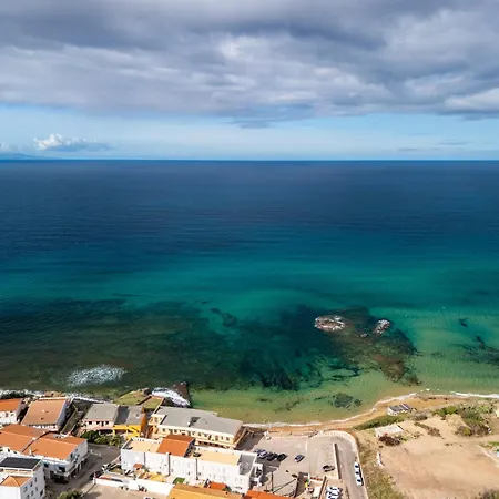 شقة With Air Conditioning And Sea Views