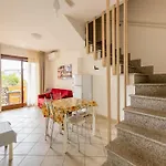 Lägenhet With Air Conditioning And Sea Views