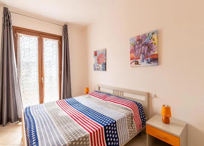 Apartment With Air Conditioning And Sea Views