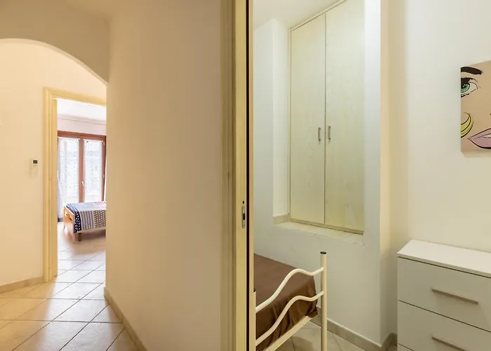 Apartment With Air Conditioning And Sea Views